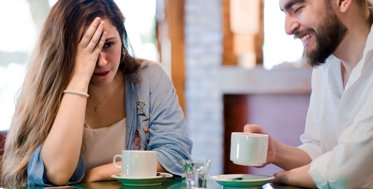 Le hot-take dating : draguer en parlant politique dès le premier rendez-vous, bonne ou mauvaise idée ?